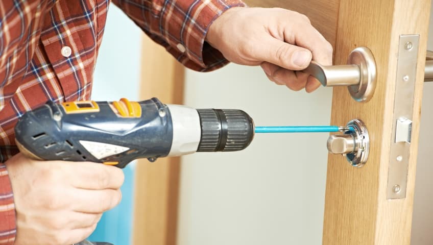 Professional Door Repair & Relaminate Services Singapore service in Singapore – Ai Smart Engineering Pte Ltd